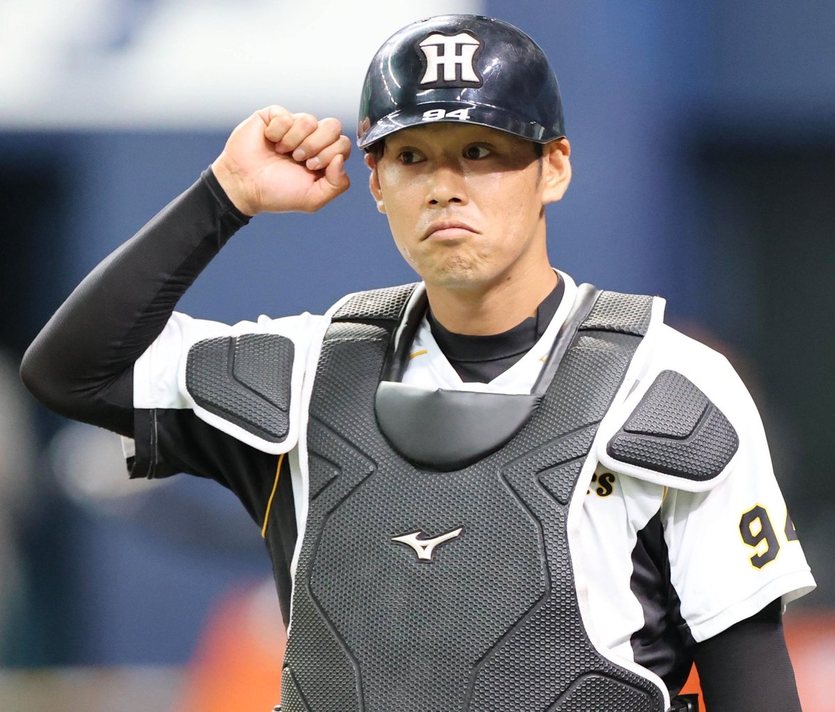 極トラ プレミアム 日刊スポーツ Ar Twitter カメラマン撮影の秘蔵過去ショット 今日はキャッチャーショットです 選手会長の梅野選手 昨年大腸がんを克服した原口選手 パンチ力のある打撃が光る坂本選手 正捕手争いの行方も楽しみです 写真は過去のもの 極トラ プレミアム 日刊スポーツ Ar Twitter カメラマン撮影の秘蔵過去ショット 今日はキャッチャーショットです 選手会長の梅野選手 昨年大腸がんを克服した原口選手 パンチ力のある打撃が光る坂本選手 正捕手争いの行方も楽しみです 写真は過去のもの