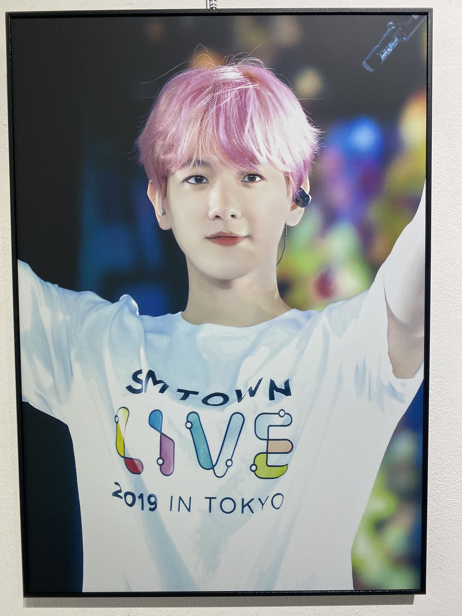 OSHkkar's tweet photo. 예쁜 백현이로 가득한 곳❤️ 전시회 감사합니다😁😁
#devout2020 https://t.co/PA5iNERmhN