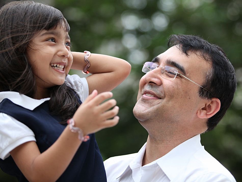 Bluepad_in's tweet image. बाप आणि मुलीमधल्या अतूट नात्याबद्दल वाचा अश्विन साठ्ये यांनी लिहिलेला ह्या लेखात 'तुझ्यासाठी आईपरी, बाबा सुद्धा खुळा !' खालील लिंक वर - bluepad.in/article?id=5e9…

#fatherdaughter #bluepad #blogging #readers #readAwrite #WritingCommunity #marathi