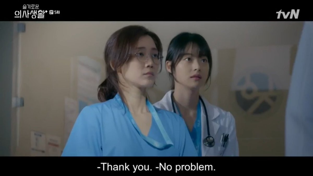 Dr Jang went after the abuser but Dr Bae got the compliment. Dr. Jang is reckless & Dr Bae follow the protocol.We can see here that Jeongwon is cold to Dr Jang bcoz he also been worried deep inside. Dr Jang - ResidentDr Bae - Fellow #HospitalPlaylist