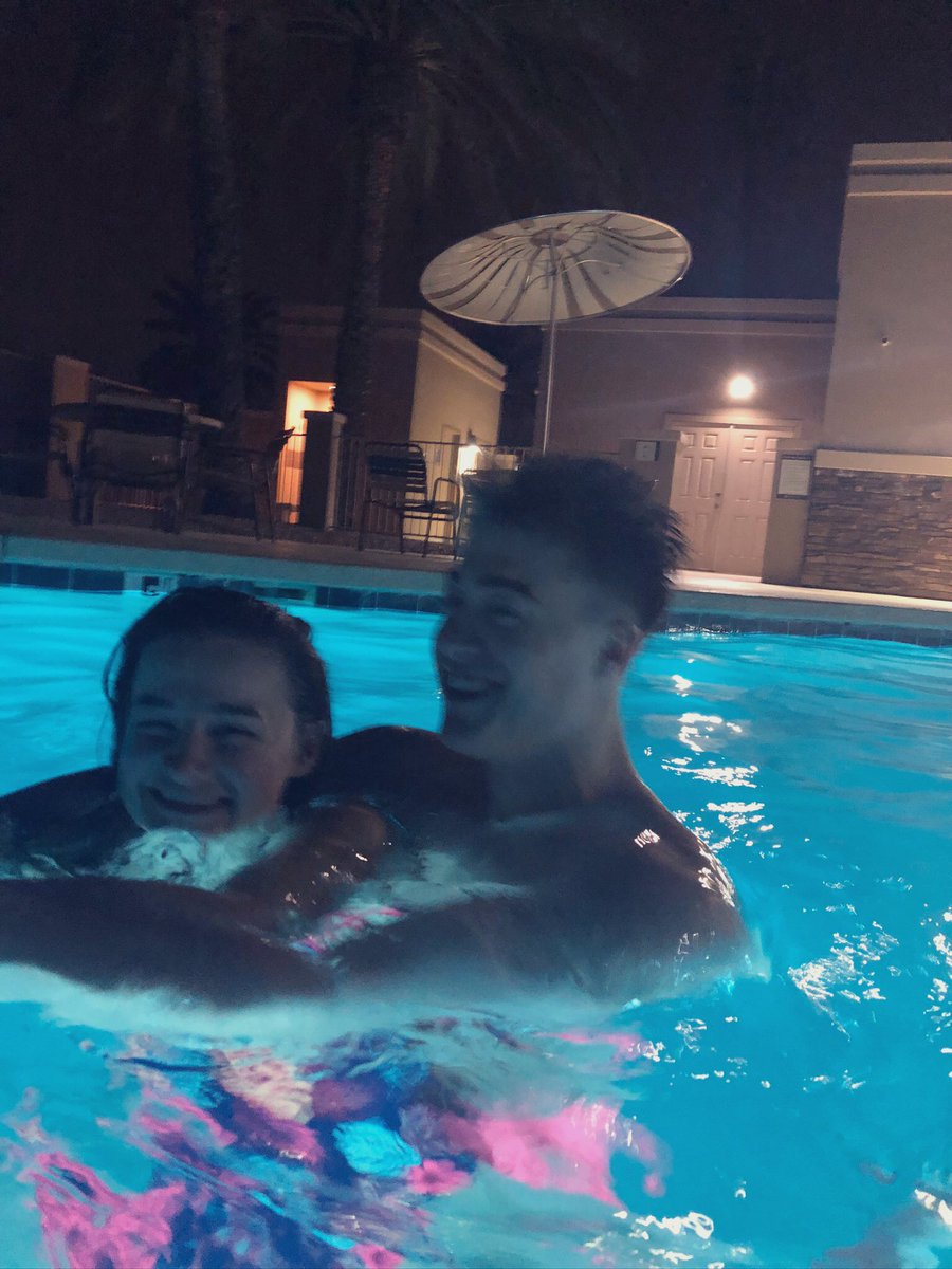 AnneHolzgrove's tweet image. Me escaping any responsibilities that come my way