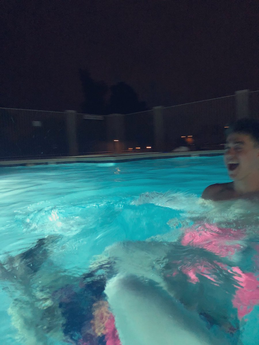 AnneHolzgrove's tweet image. Me escaping any responsibilities that come my way