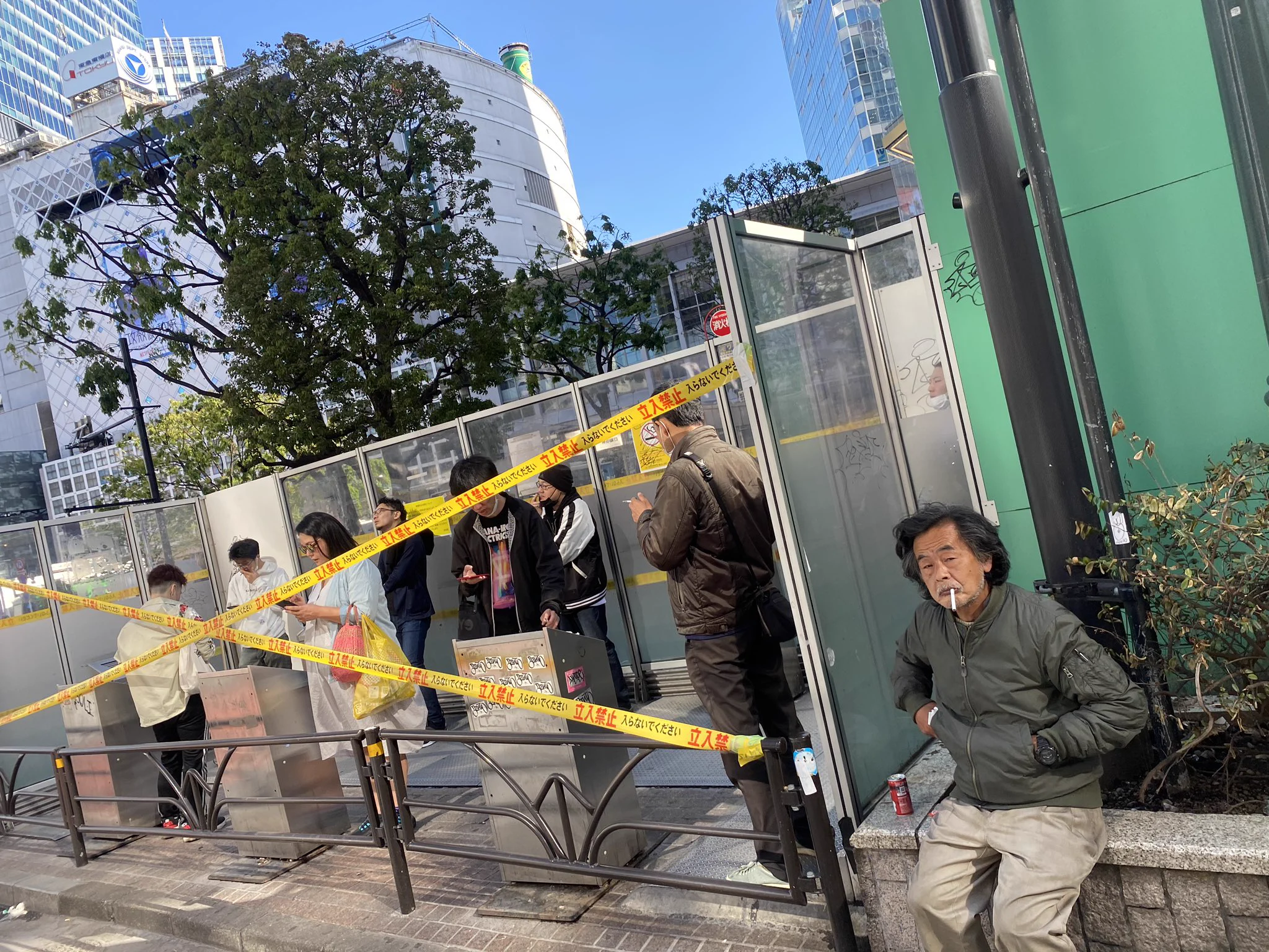 喫煙者さん、喫煙スペースが閉鎖されているにも関わらずスパ～ｗｗｗ