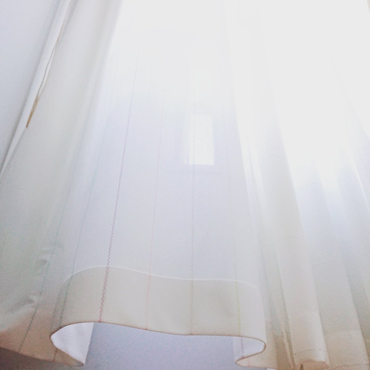 吉井怜 Sur Twitter 窓をあけるとふわりと膨らんで風になびくレースカーテン 昨日は雨で明日も雨予報 間の今日は朝から快晴だったので朝から洗濯三昧 太陽と風のお陰で洗濯物が気持ち良さそうに見えるくらい やっぱり晴れの日が好きだなー 風に なびく 吉井怜 Sur Twitter 窓をあけるとふわりと膨らんで風になびくレースカーテン 昨日は雨で明日も雨予報 間の今日は朝から快晴だったので朝から洗濯三昧 太陽と風のお陰で洗濯物が気持ち良さそうに見えるくらい やっぱり晴れの日が好きだなー 風に なびく