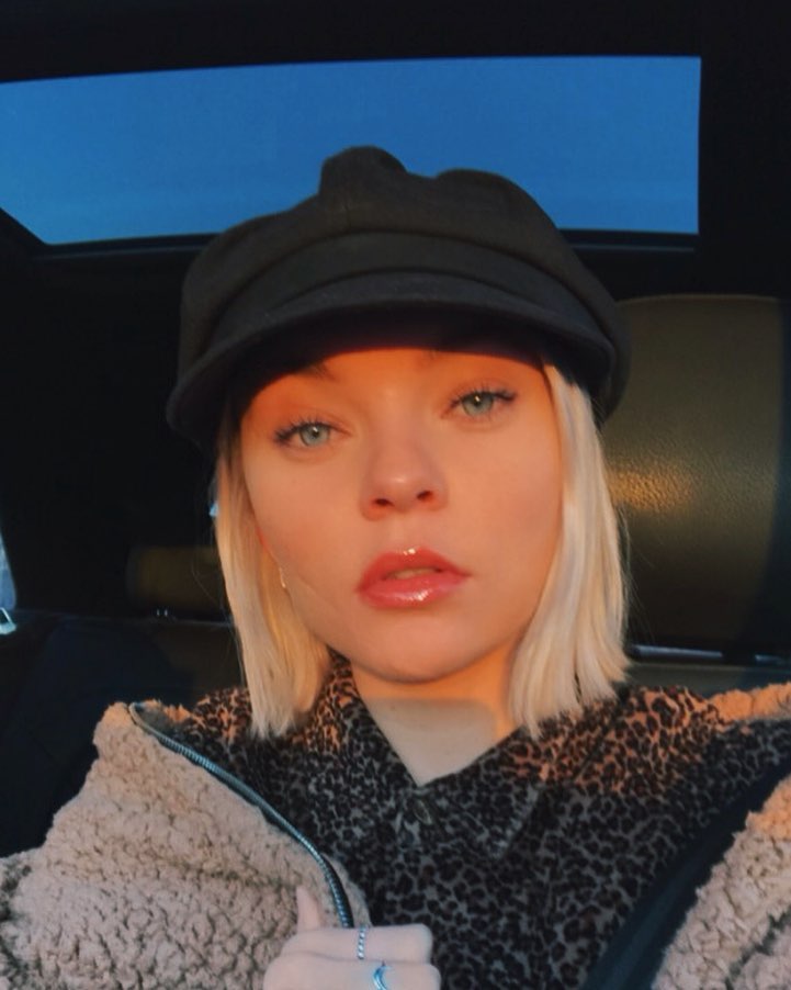 taylor hickson as different colored sunsets; a thread