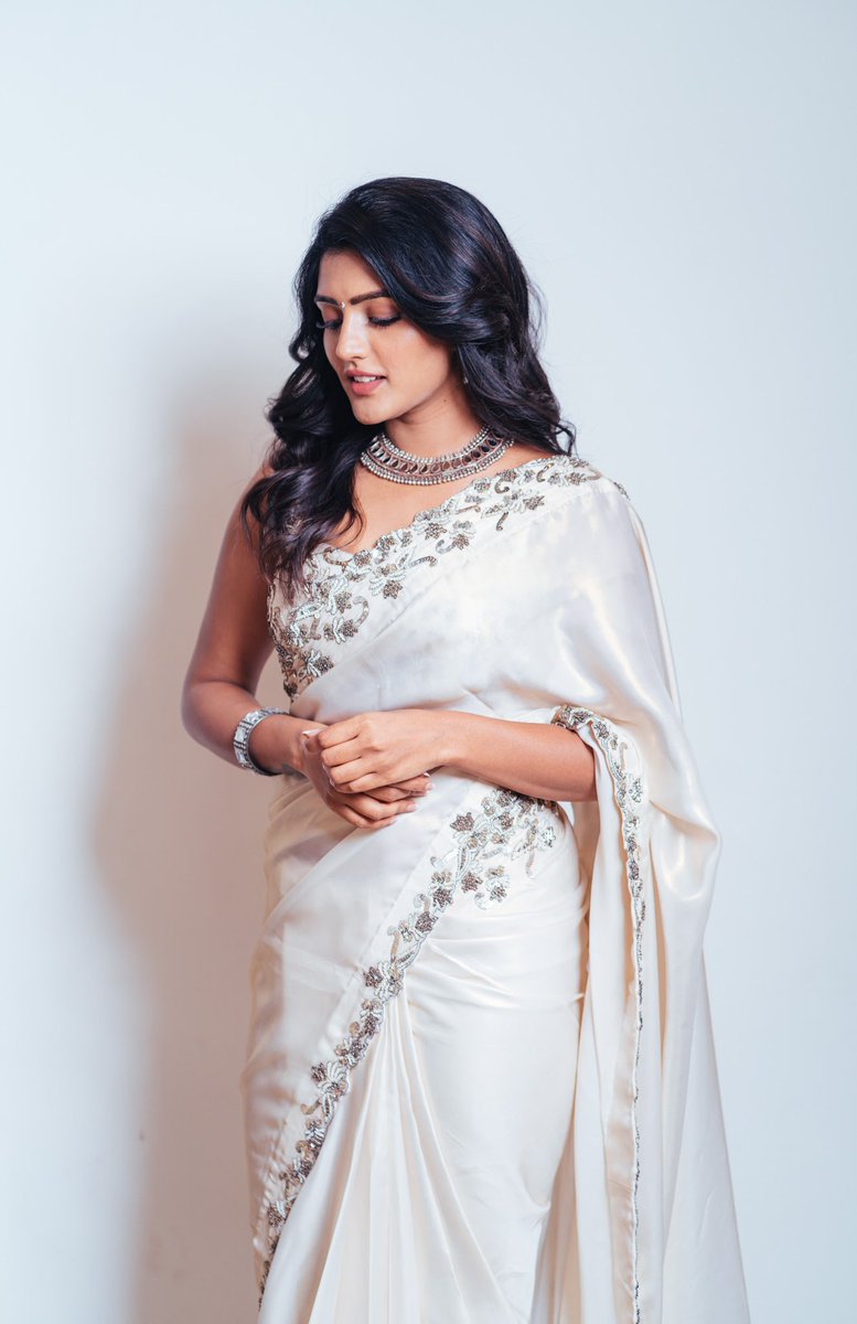 DhfEsha's tweet photo. A wish you many more happy returns of the day 👼 Angel @YoursEesha 💓💓Telugu Ammai 
 
#Beautiful #HappyBirthdayEeshaRebba 💐💐
Always love you urs fan 💓💓 https://t.co/S1fkSxtYqL