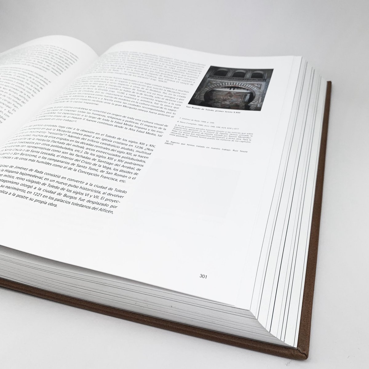 RosaObra's tweet photo. Diseño editorial para “Alfonso X El Sabio”, exposición realizada en el Palacio de San Esteban de Murcia. Edición limitada con encuadernación en piel.

#diseñoeditorial #editorialdesign #diseñográfico #graphicdesign #arte #TogetherAtHome https://t.co/9nyjTrO4nq