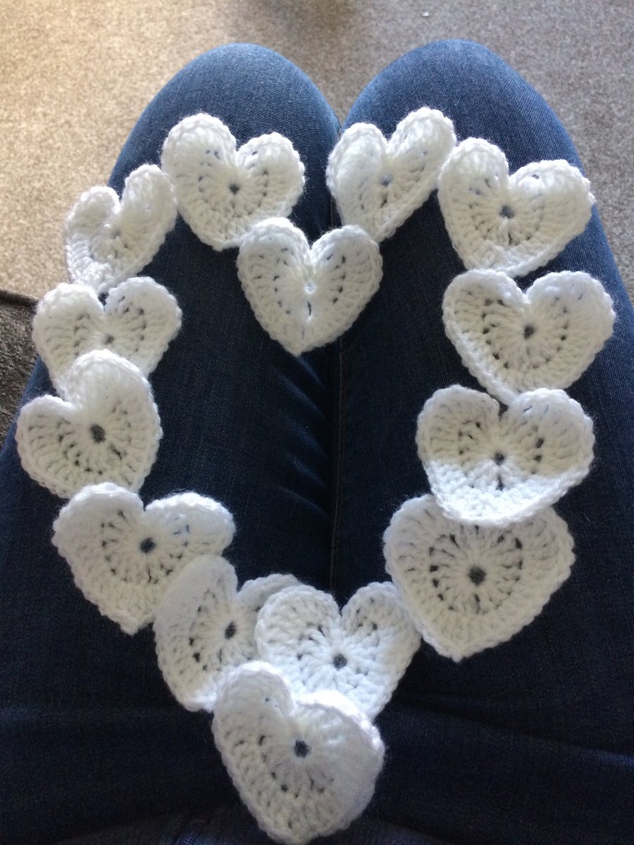 laurelmaths's tweet photo. Mrs Harvey has been making hearts for the local hospital to give to patients and their families! 🚑 https://t.co/cF745ggpTd