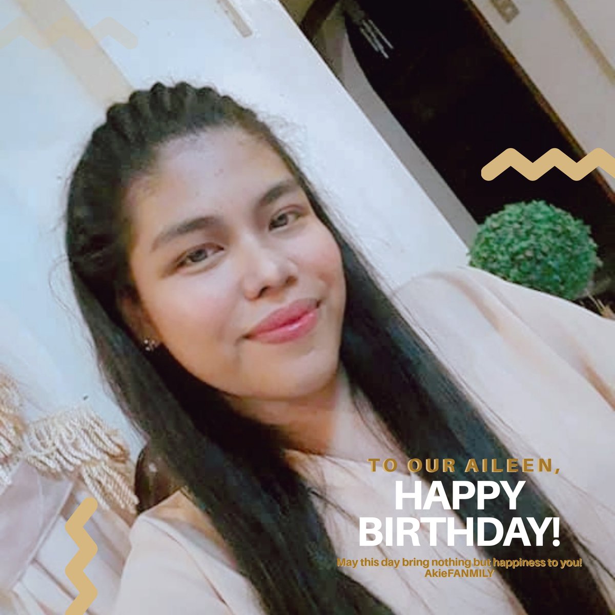 「#AkieFANMILY」

04.19 • May this day bring you extra happiness. Happy 21st! 💗🎂