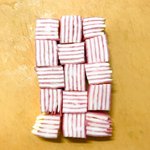スライスチーズと薄切りビアソーセージを重ねて!とっても簡単で見栄えするおつまみができる!