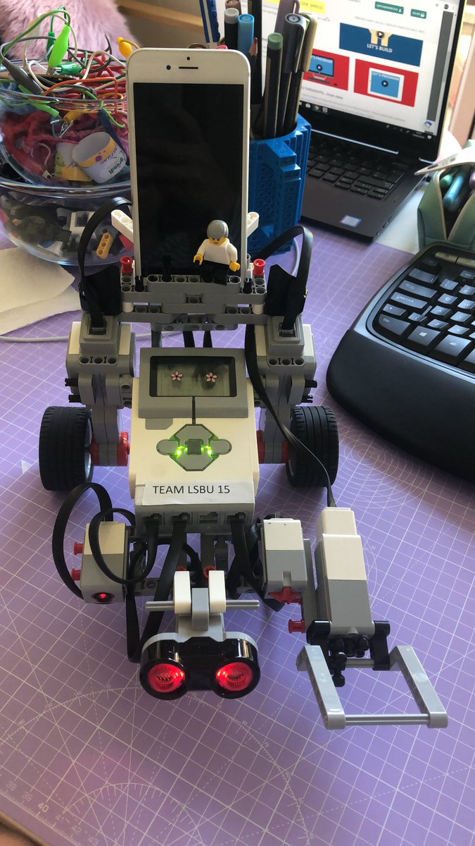 ProfPlayful's tweet image. We’re making a cookie grabbing spy bot. Thank you @raisingrobots for the awesome resources. #LegoRobotics #PlayfulCoding #STEMazing
