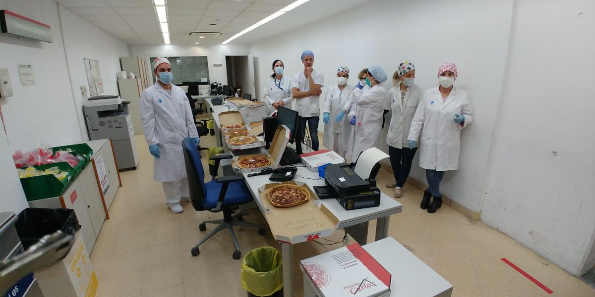 SoniaMa81101228's tweet photo. La Pizzería Carlos del Prat, divendres tarda,ens va sorprendre amb Pizzas per a tot l'equip Ramona Via. Gràcies!! @munsazara @EncarniDiaz7 @esteve_lluis @Coral_Barcelona @BrbaraGimnez5 @ajelprat @Reme_na_nena @Schaeffer30 @EstherLopezGon3 @Elisabe59821083 https://t.co/XaQdhB1gxe