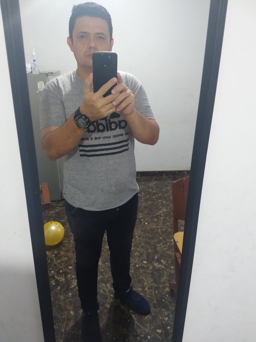 AndySthormes's tweet photo. Buen día fuerte abrazo 😘 https://t.co/x3q41LoZUl