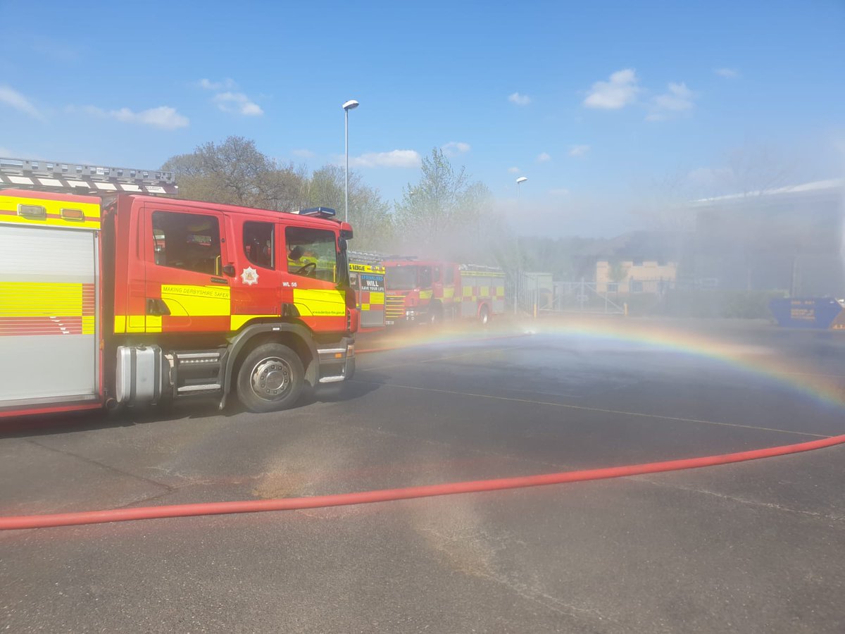AlfretonFireStn's tweet image. During routine equipment testing today, White Watch made a rainbow for NHS staff.
🌈🙏
#ThankYouNHS