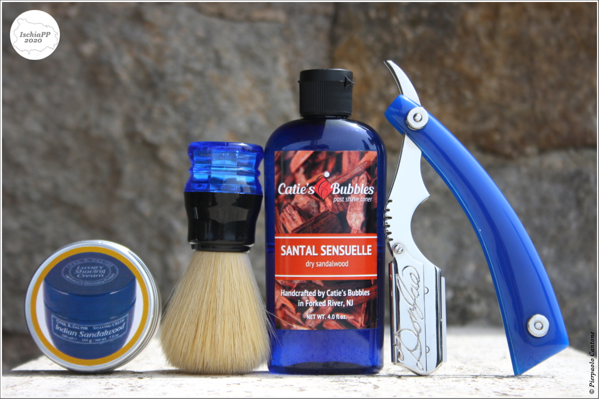 CantoneP's tweet photo. 📷📷📷💈💈💈🏝🏝🏝
#SOTD 20200419 Mastodonte by #IschiaPP @ #Forio
#Omega S10077 S-Brush
#CyrilRSalter Indian Sandalwood
#DonJae Chopper 1.0 Blue
#Lord Classic Superior Stainless
#CatiesBubbles Santal Sensuelle Toner
#Shave #WetShaving #WetShavers
#ShaveOfTheDay #ShaveLikeaMan https://t.co/4qKbbsRDfE