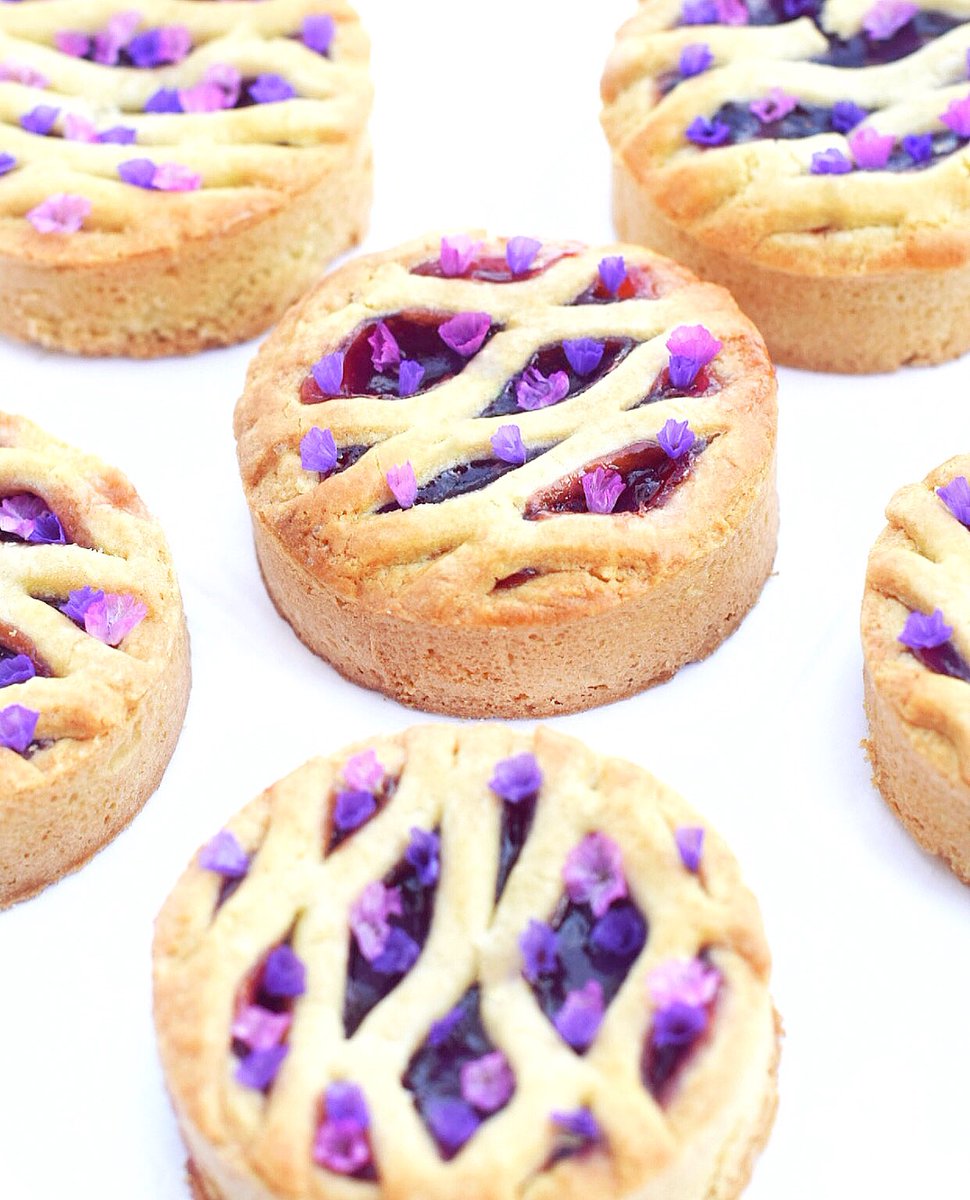 andreamchef3's tweet photo. MINI CROSTATA ITALIANA - fácil y rica, además custimizable con tu mermelada preferida 😃 aquí os dejo la receta👉🏻 https://t.co/FuzIGgzvT3 https://t.co/5jMG2luRSe