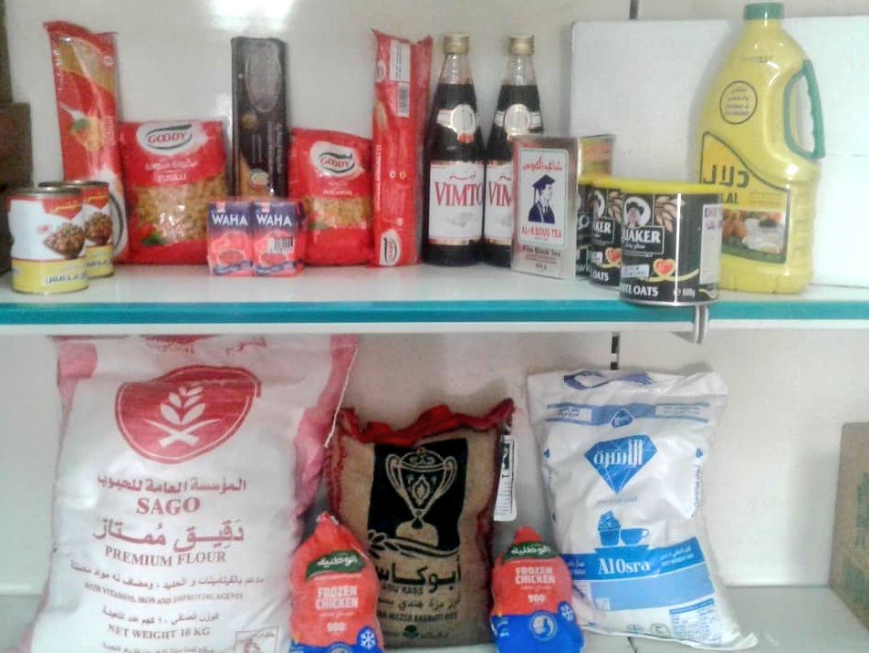 k2016k1437k's tweet photo. التموينات الخيرية 
قدم فرع الجمعية الخيرية بالغطغط وغرب المزاحمية سلة مقيم للعوائل المقيمة تخفيفا عليهم من آثار أزمة كورونا...عطاؤنا من نبع فيض مملكة الإنسانية https://t.co/epkaGDUSGA