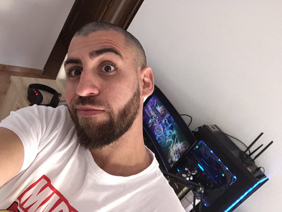 livingnezorx2's tweet photo. Directo hoy en @VALORANTes  no te lo puedes perder !! Consigue tu key a la beta!

JUEGAZO!! #shotter #macht 

@riotgames 
@VALORANTes 
@TwitchES 

https://t.co/njGS56zJ2O https://t.co/RQdLxOTze4