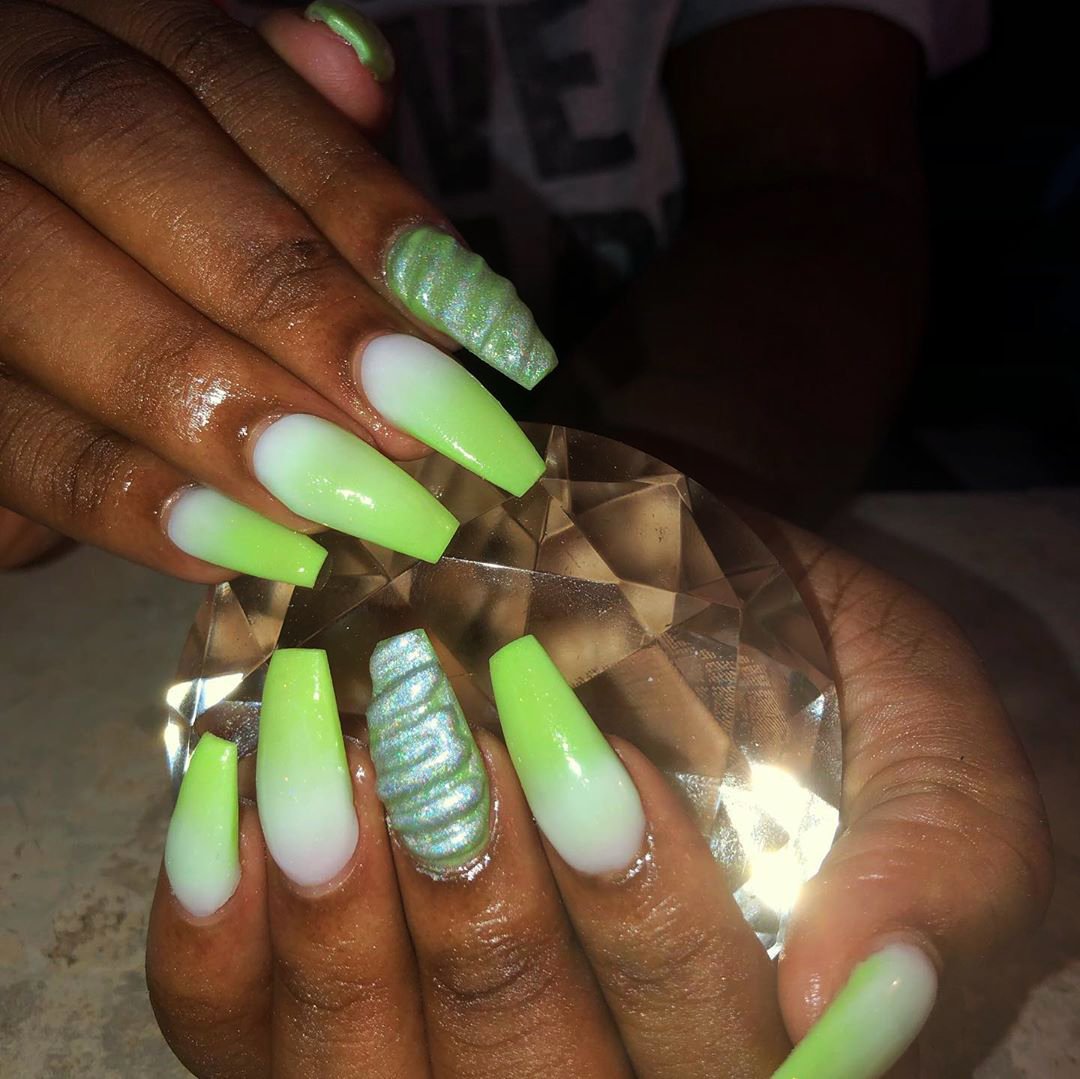 18 Short Green Nail Ideas for Spring and Beyond