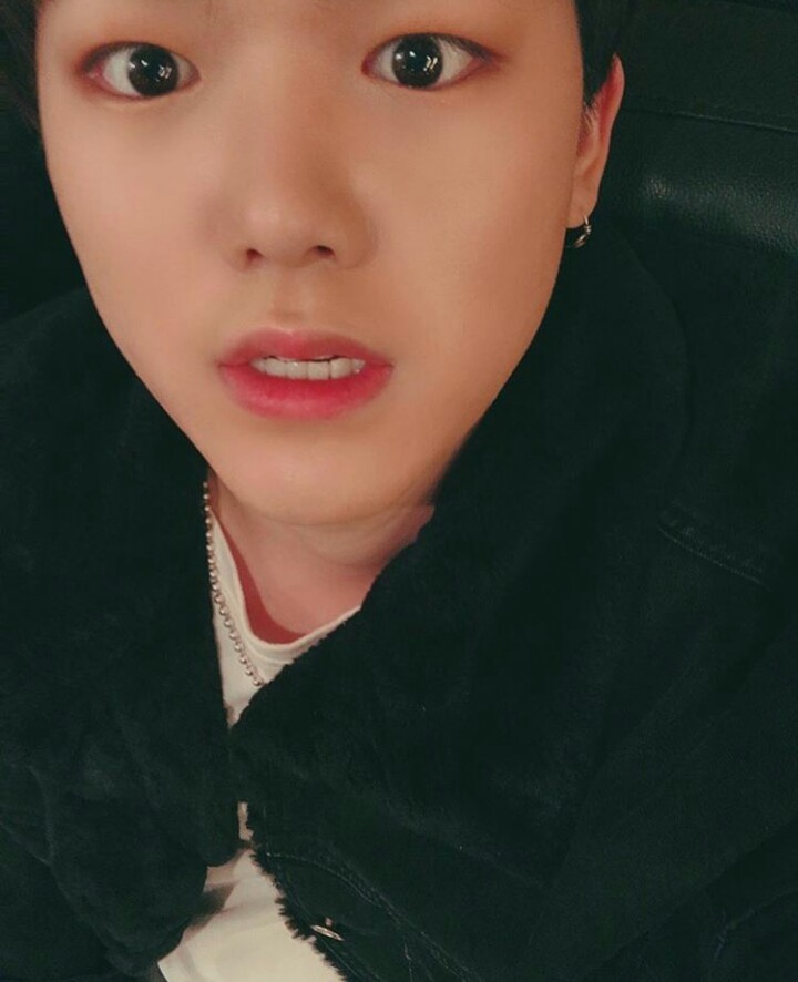 BoysInGroove_Fr's tweet photo. [INSTA] 200419
[#Benji]
Il reste une semaine avant le concert ! Je peux y arriver, n'est-ce pas ? 🤓
Plus que 7 jours... Je deviens nerveux, mais excité 😤
#25eAnniversaireDeRollingHall #Concert #PremierConcert #Boom #Boom #Boom #Boom #PrenezSoinDeVous #LesAmis https://t.co/1y7lh7rQiq
