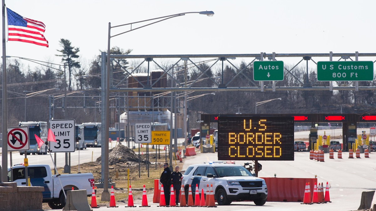 In4NetCom's tweet image. கொரோனா உயிர் பலி அதிகரிப்பால் அமெரிக்கா – கனடா சாலைகள் 30 நாட்கள் மூடல்

விரிவான செய்திகளுக்கு : in4net.com/canada-us-to-c…

#USA #Canada #borderclosed #In4Net