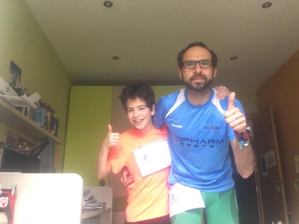 Trail4Solidaris's tweet photo. 6 km d’#escaloning, a casa del @manel111969 i el Martí. #joemcorono #corremacasa https://t.co/EYjUfm9Vsk
