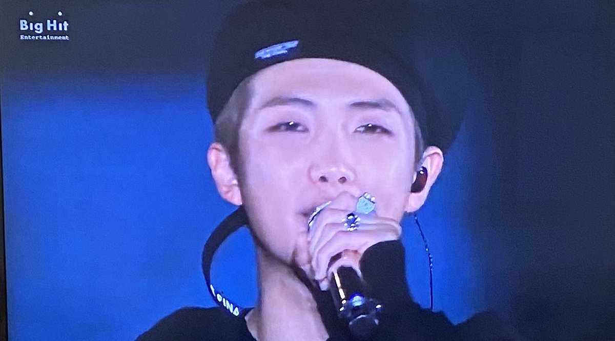 choi_bts2's tweet image. If we helped your dream and your life a bit by our existence, our music, our performance, our pictures or videos, even if it’s not big, if we could reduce your pain from 100 to 99, 98 or 97, that makes our existence worthy. 

RM at Wings Tour Final 2017 #BANGBANGCON_D2 @BTS_twt