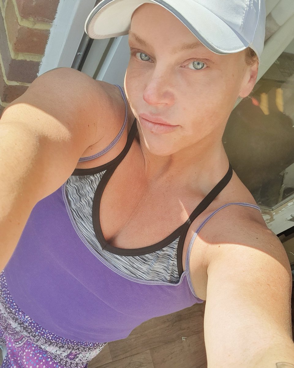 samcarmenbrown's tweet photo. Going in on back this morning.... let's grow some wings and learn how to fly!!!! #personaltrainer #bodybuilding #bodybuilder #ifbb #ifbbpro #compprep #athlete #physique #figure #training #trainhard #focus #noexcuse @pt_sammi https://t.co/wKc5Ixpeks