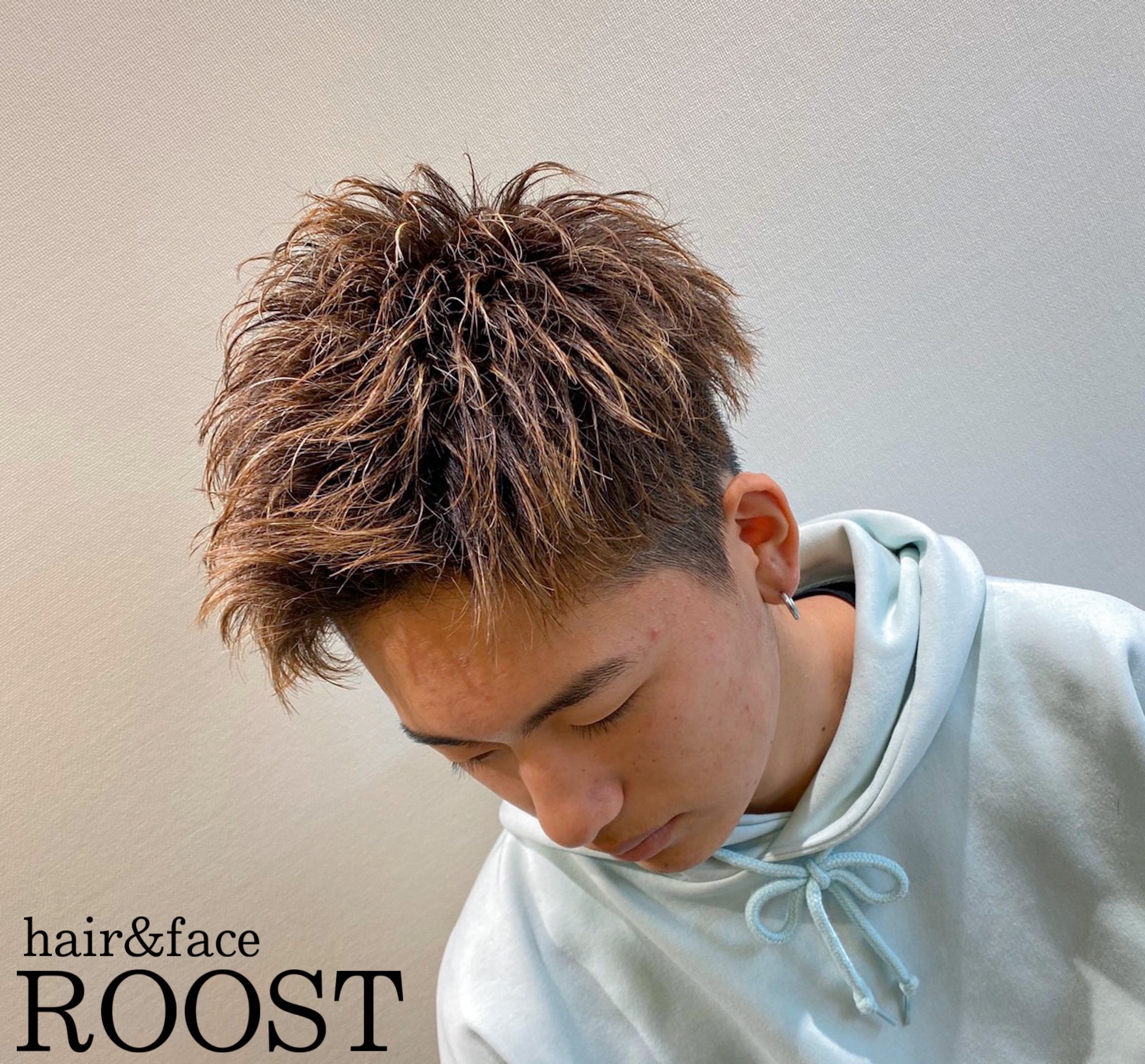 Roost Kamite ショートマッシュスタイル セットもしやすいのでメンズにオススメです Roost 京都メンズサロン メンズヘア ヘアカラー ヘアスタイル ヘアセット ヘアセット動画 マッシュ マッシュ男子 パーマ カラー メッシュ ツイストパーマ