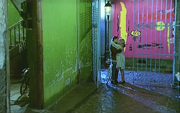 Tvecinofavorito's tweet photo. #ElCineQueHeVistoEn2020 89. "Los paraguas de Cherburgo" (1964) Dir.: Jacques Demy Nota: 8/10

En Clave de Quiz: #cineFrances #CineMusical #Colores #Paraguas #PeliculasRomanticas #FestivaldeCannes #AmoresNoCorrespondidos #besos #bicicletas #bailecitos #tiendas #trenes https://t.co/Jg9NbP7xtv
