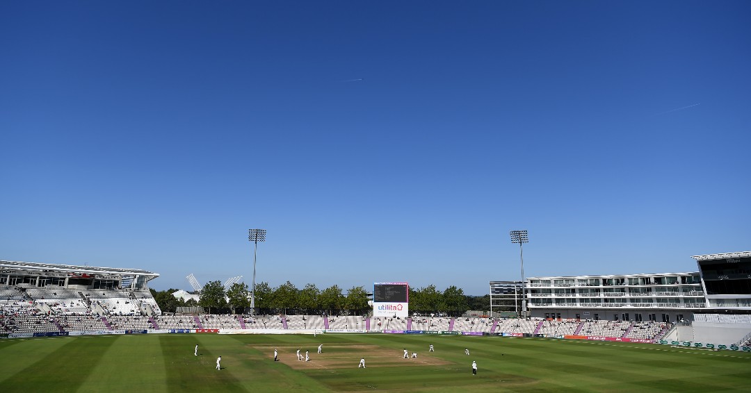 hantscricket's tweet photo. Today should have been the opening day of our @CountyChamp campaign 😞

But now is the time to be positive, so we're asking you to reminisce...

What's your favourite ever red-ball performance by a Hampshire player? 🤔 https://t.co/fZU0fgGjtU