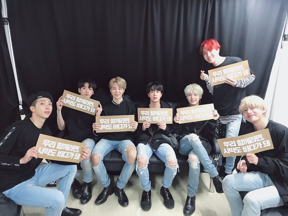 bangtan_lab's tweet photo. 우리 함께라면 사막도 바다가 돼
私たち一緒なら 砂漠も海になる

나의 사랑이자 벗 천국이자 자랑
私の愛であり、友、
天国であり、誇り

영원을 말할게 변하지 않을게
永遠だよ 変わらないよ

#윙파콘 #BTS #방탄소년단 @BTS_twt https://t.co/pSIeiMXPBe