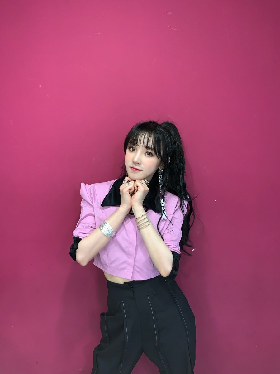 official_i_dle's tweet photo. [#우기] 네버랜드 사랑해 그냥 너무나 사랑해 약속해요 평생가쟈 울 네버랜드랑 아이들 모두모두 1위 추카요 💜❤️
Dear neverland!!! I just wanna say I love u guys with all my life. Promise you. Be with me forever >< Congrats to the win!!!! 💜❤️

https://t.co/Jt1Q6lpYap https://t.co/7PwhNpO5BF