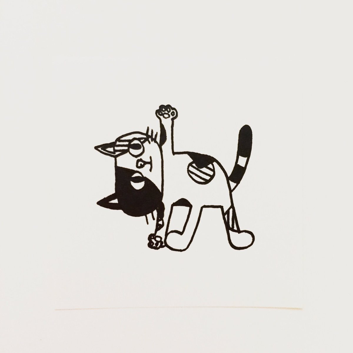 ট ইট র 肌子 今日のイラストはコレ ｪ ヨガの三角のポーズをしている猫 イラスト 猫 ネコ ねこ オリジナル ペン画 アナログ画 絵 猫の絵 白黒猫 三毛猫