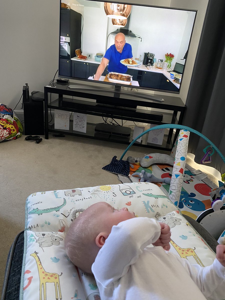 ash_t1209's tweet photo. Think my 3 month old son is a fan of @simonrim pulled pork #SundayBrunch https://t.co/WkkEKHNJhH