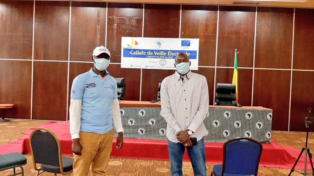 wanepmali's tweet photo. Second tour des #Legislatives2020 .
Contrôle sanitaire à l'entrée de la cellule de veille électorale de W-A-N-E-P #Mali 🇲🇱.
Projet #EMAM financé par @UEauMali 🇪🇺
#WANEPEMAM #Bagadadji2020 #Malivotes
@AssoBlogMali
@wanepmali @WANEP_Regional
@Wanep_Emam https://t.co/CphaMydpN3