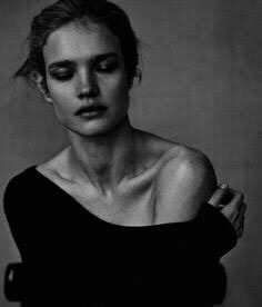 nnnnonnon1's tweet photo. ◼️◻️〈〈  ©︎  Peter Lindbergh
◼️◻️〈〈       Photography

#PeterLindbergh https://t.co/ZyXkIZa3CU