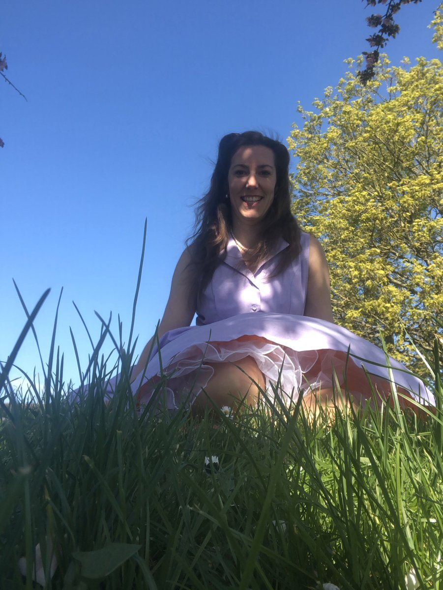 PennieK_'s tweet photo. HAPPY DAPPER DAY!!! I’ve just treated my neighbours to a show as I’ve done my own selfie photo shoot! #DapperDayAtHome #dapperday #stayininstyle thanks @DapperDay for running the event, despite the parks being closed! A million pictures to follow. Here’s a few unedited https://t.co/5gAE9HfS8Z
