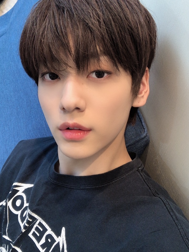 TXT_members tweet picture