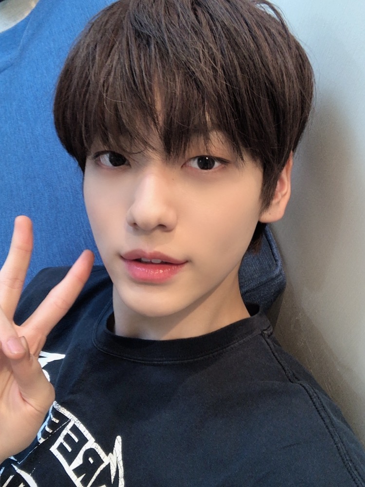 TXT_members tweet picture