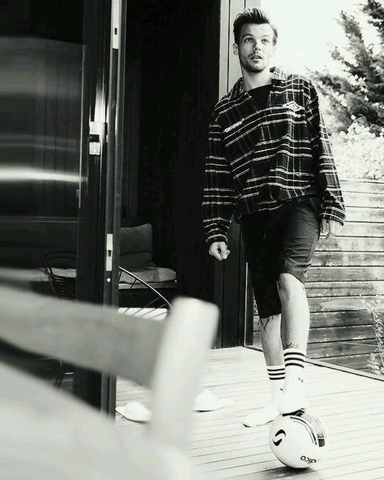 thvpraiser22's tweet photo. One direction's black and white collection
@onedirection #OneDirectionSave2020 #OneDirectionOnlineConcertStayAtHome #blackandwhitephotography https://t.co/gryyB3kCbR