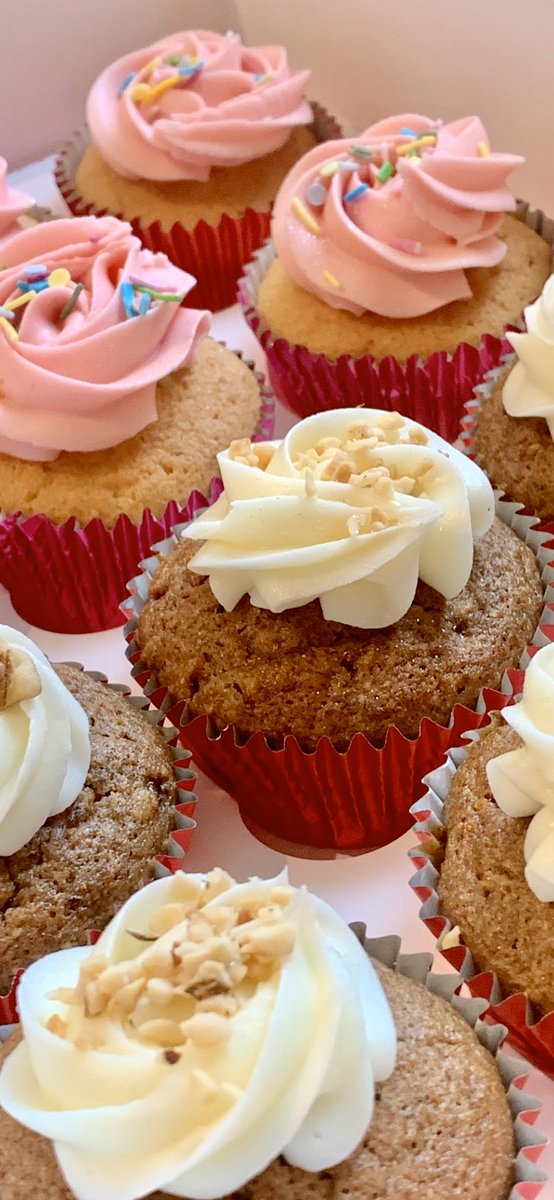 EventsCakes's tweet photo. The love of Family,
I made these as requested by a lovely young lady who currently has the virus. She just wants to put a smile on her Family face, at least for a while.
Get Well Soon Hun🙏🏽
#VanillaCupcakes #CarrotCupcakes #CupCakesForAllOcassions #MakeSomeoneSmile #StayPositive https://t.co/IOdCVv9VUx