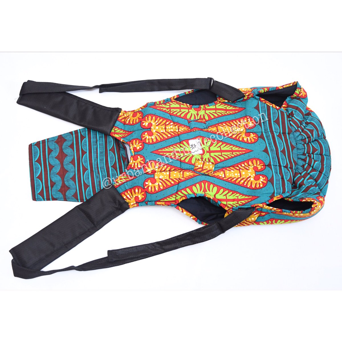 u_h_l_c's tweet photo. #Tradition #LeatherCraft #Handcrafted #Bespoke #WovenCloth #AfricanPrint #Kids #BabyCarrier #Blanket #Babies #WomenEntrepreneurs #DiaperBag #ChangingMat #NappyBag #Photography #Travel #Tourism #Africa #WestAfrica #MadeInTheGambia 🇬🇲
2/3 https://t.co/vfmqWl2KtN