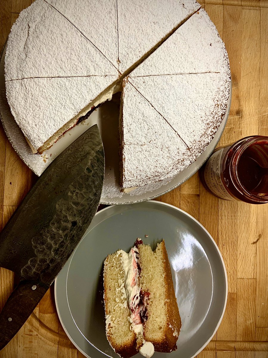 DoughAndBrew's tweet photo. We’re looking at some additions to next weeks menu...our beef burgers - ¼lb beef burger, fries, some salad options &amp; something sweet...a strawberry &amp; cream vanilla sponge, a Black Forest Gateaux &amp; Lemon drizzle cake
All of this would be in addition to a bigger selection of pizzas https://t.co/zT3PcCKpHx