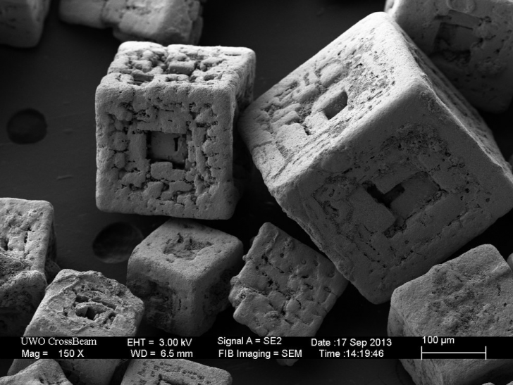 MicroscopcWorld's tweet photo. Salt grains under an electron microscope https://t.co/QCgVYdJTOi