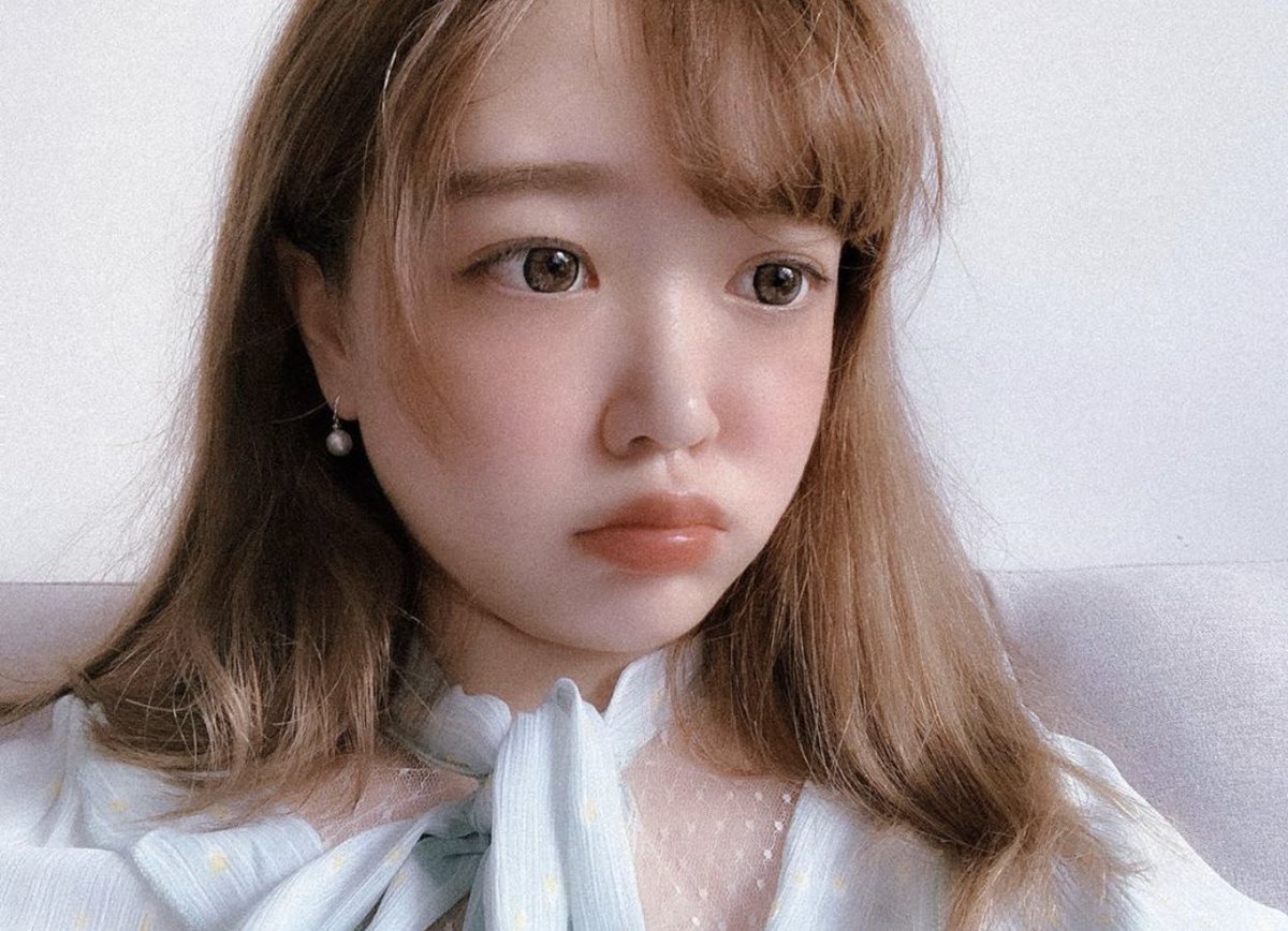 moominchanAC's tweet photo. me vs my ac ??? 💓💓can i get some love 🥺👉🏻👈🏻 
#acnh https://t.co/O09BeROTIc