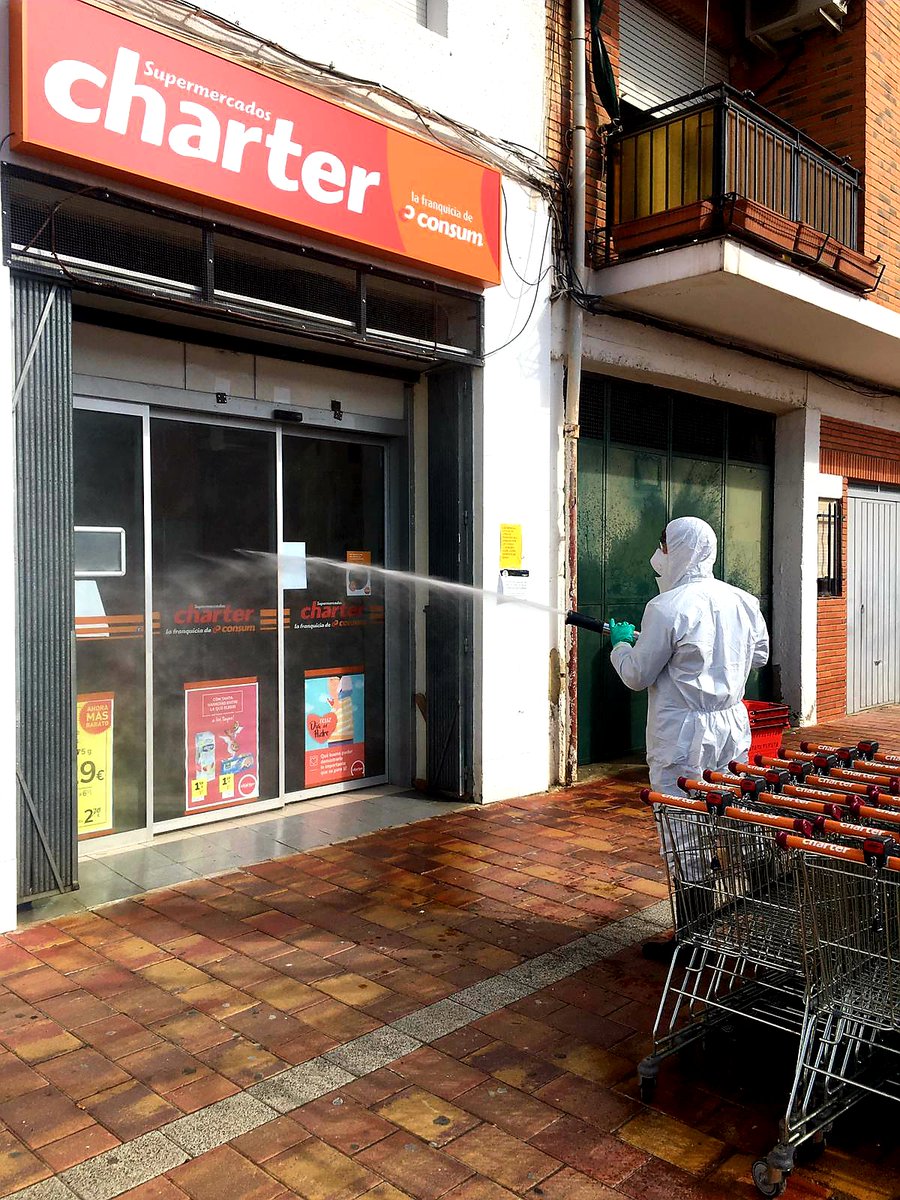 #COVID19 | Los efectivos del <a href="/Sepei_Albacete/">SEPEI Albacete</a> cierran una nueva semana de intenso trabajo basado en la desinfección de espacios públicos a lo largo y ancho de la provincia de #Albacete.