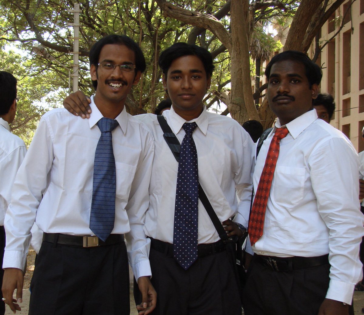 kingchiru15's tweet photo. #NITWarangal Final year scenes! 
#MajorThrowback #NITWarangalDiaries #WarangalDiaries #Btech2009 #Warangal #NITW #Memories #ThrowbackPics https://t.co/sNRQinVOtP