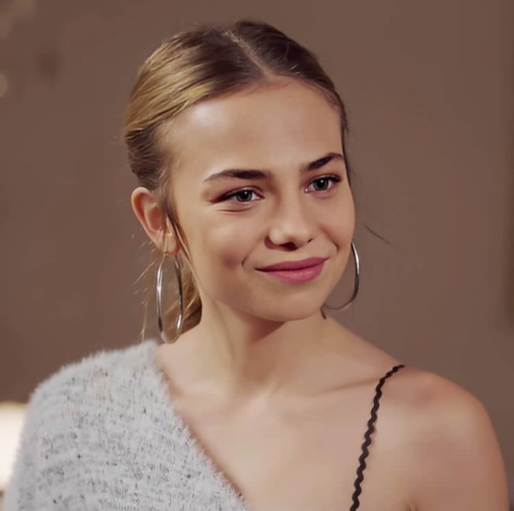 CencerNx's tweet photo. Ceren 🦄 💅
#BaharŞahin #OzanDolunay #CerenKaraçay #CenkKaraçay #OzBah #CenCer #ZalimIstambul #Kanald #Avşarfilm #Ask101 https://t.co/7QzNMHTDft