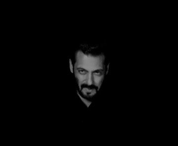 ShivaSalmaniac's tweet photo. The biggest Superstar with the biggest approach is doing his best to spread awareness of the deadly virus and this time with a song!
Salmania having their best time during the lockdown.
Thank You @BeingSalmanKhan Bhai. Love You. ❤️
#IndiaFightsCorona
#PyarKaronaOutTomorrow https://t.co/la0qwjPz3B